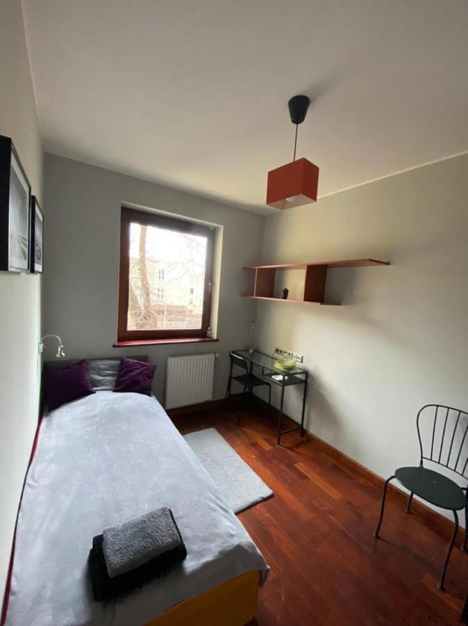 Niewielki Pokoj Jedno Lub Dwuosobowy W Duzym Mieszkaniu W Gdansk Wrzeszcz Ul Smoluchowskiego Kolo Akademii Medycznej - Cooliving Exteriér fotografie