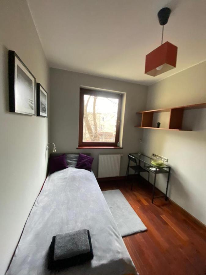Niewielki Pokoj Jedno Lub Dwuosobowy W Duzym Mieszkaniu W Gdansk Wrzeszcz Ul Smoluchowskiego Kolo Akademii Medycznej - Cooliving Exteriér fotografie